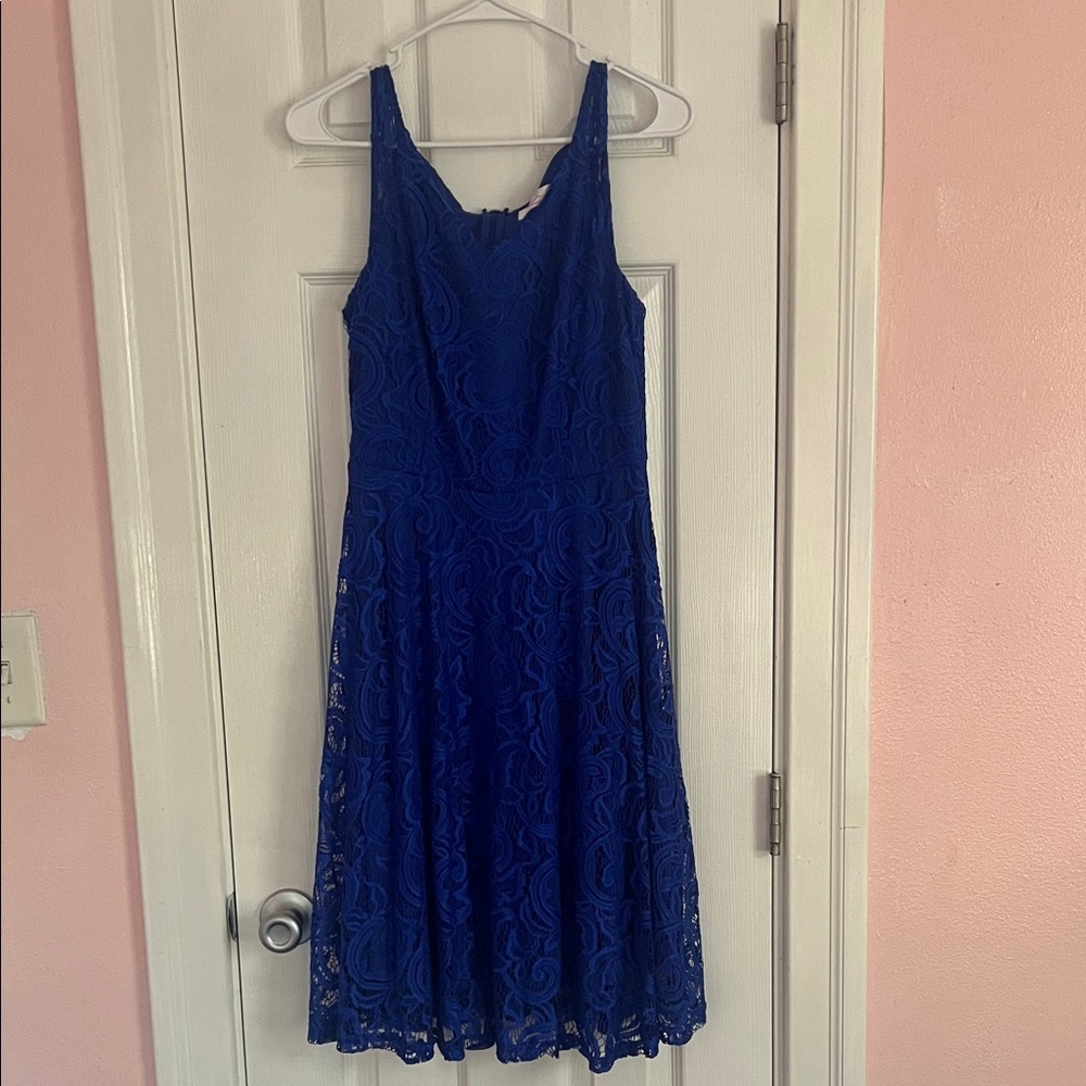 Chic Blue Lace Midi Dress